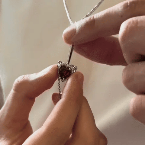 Colliers CrimsonVow - Ensemble de colliers assortis cœur et épée